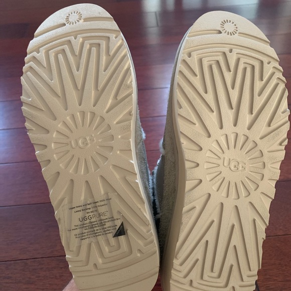 Uggs Boots Limited Edition  X White Mountaineering Collab - Picture 5 of 8